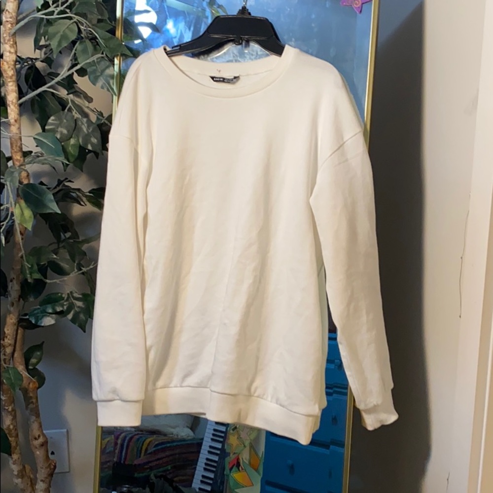 White sweatshirt